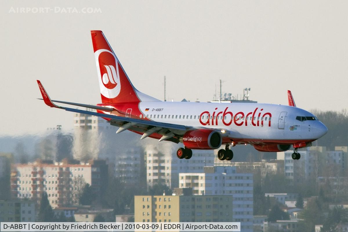 D-ABBT, 2001 Boeing 737-76N C/N 32582, on final RW09