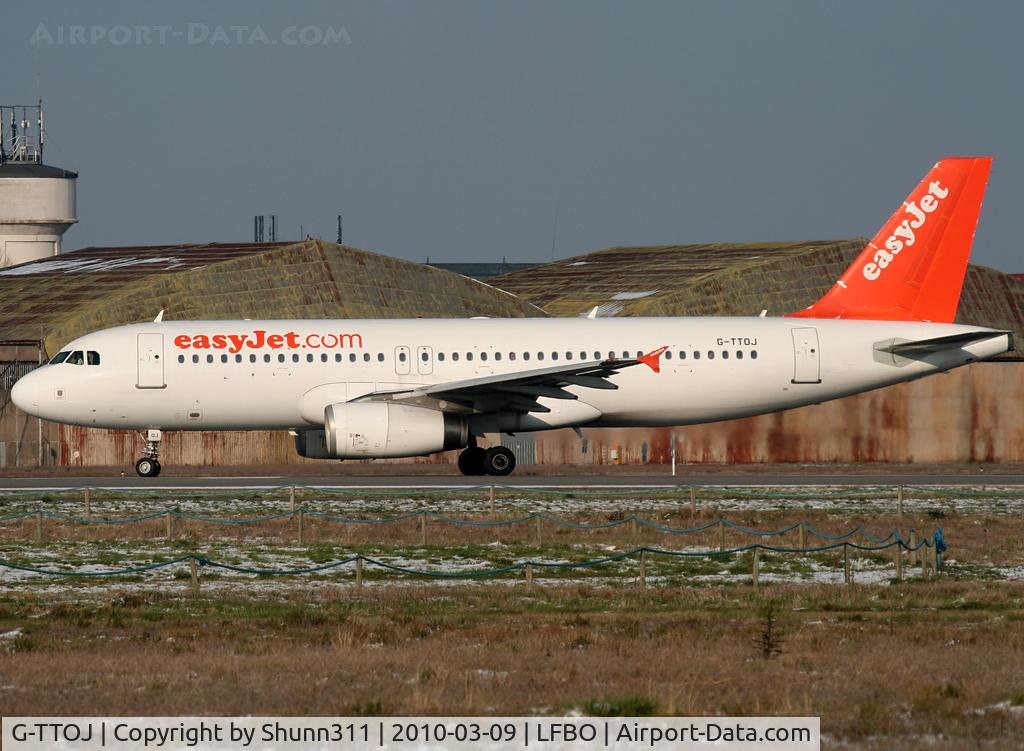 G-TTOJ, 2004 Airbus A320-232 C/N 2157, Ready for take off rwy 32R