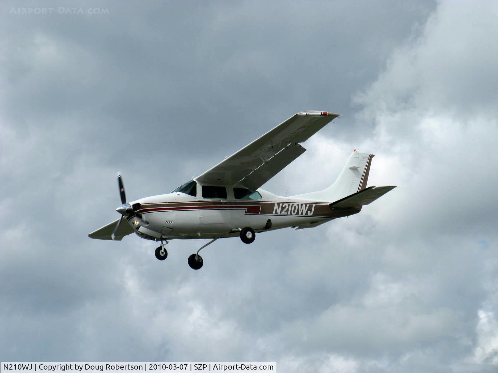 N210WJ, 1982 Cessna T210N Turbo Centurion C/N 21064734, 1982 Cessna T210N TURBO CENTURION, Continental TSIO-520-R 310 Hp, on final Rwy 22