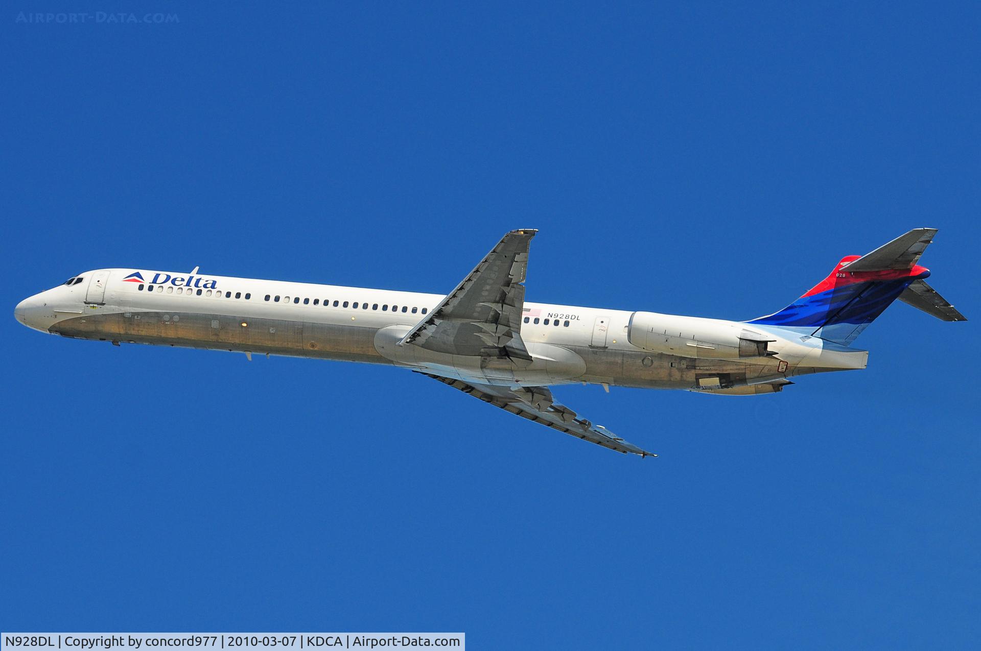 N928DL, 1988 McDonnell Douglas MD-88 C/N 49715, Seen at KDCA on 3/7/2010.