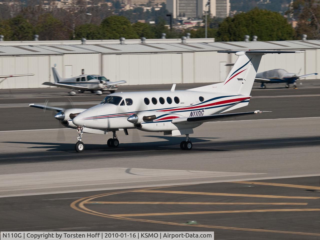 N110G, 1980 Beech 200 Super King Air C/N BB-792, N110G departing from RWY 21