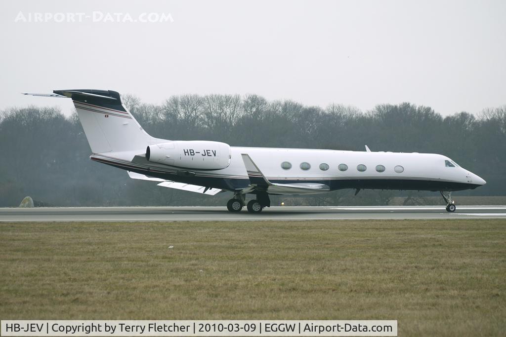 HB-JEV, 2004 Gulfstream Aerospace GV-SP (G550) C/N 5040, Swiss registered Gulfstream 550 at Luton