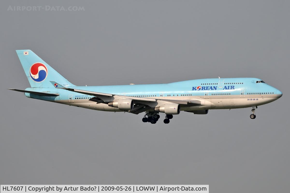 HL7607, 1989 Boeing 747-4B5 C/N 24198, Korean Air