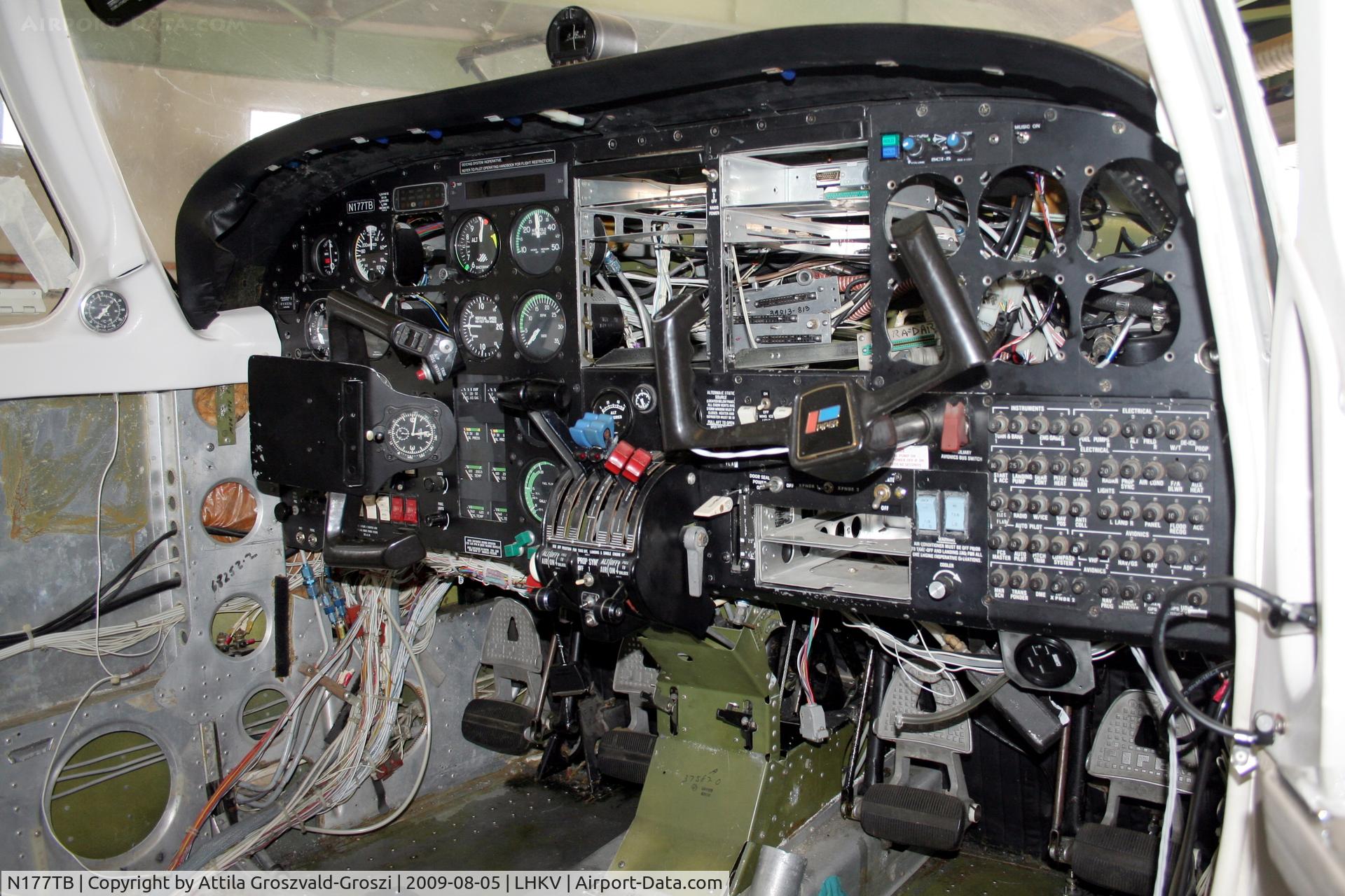 N177TB, Piper PA-34-220T Seneca C/N 34-8133001, Hungary-Kaposújlak airport hangar - Cocpit
