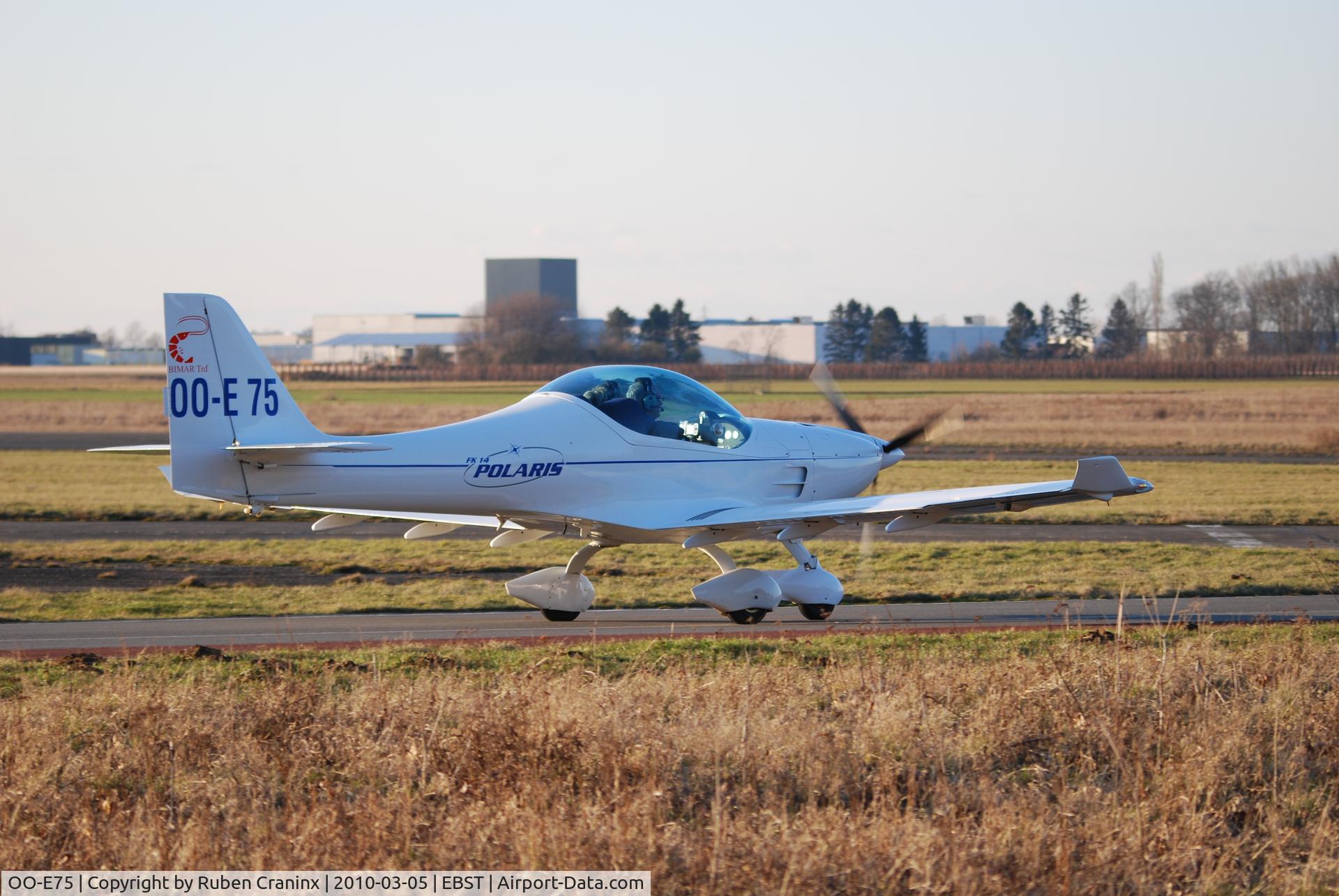 OO-E75, 2004 B & F Technik FK-14 Polaris B C/N 014-047, Polaris taxiing to runway