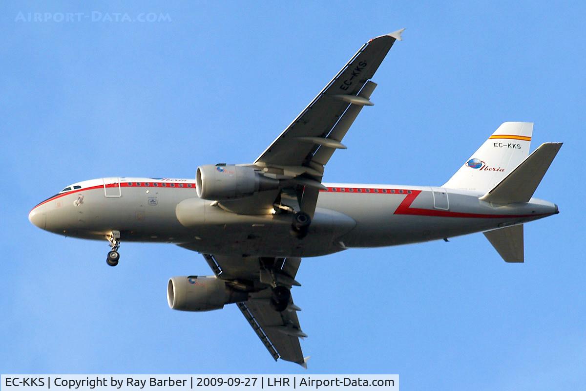 EC-KKS, 2007 Airbus A319-111 C/N 3320, Airbus A319-111 [3320] (Iberia) Home~G 27/09/2009. Taken on approach 3 miles out 27R London Heathrow Airport.