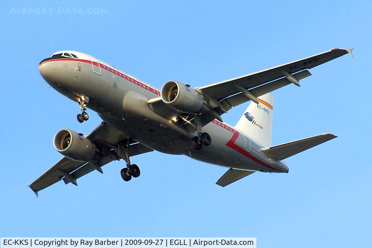 EC-KKS, 2007 Airbus A319-111 C/N 3320, Airbus A319-111 [3320] (Iberia) Home~G 27/09/2009. Taken on approach 3 miles out 27R London Heathrow Airport.