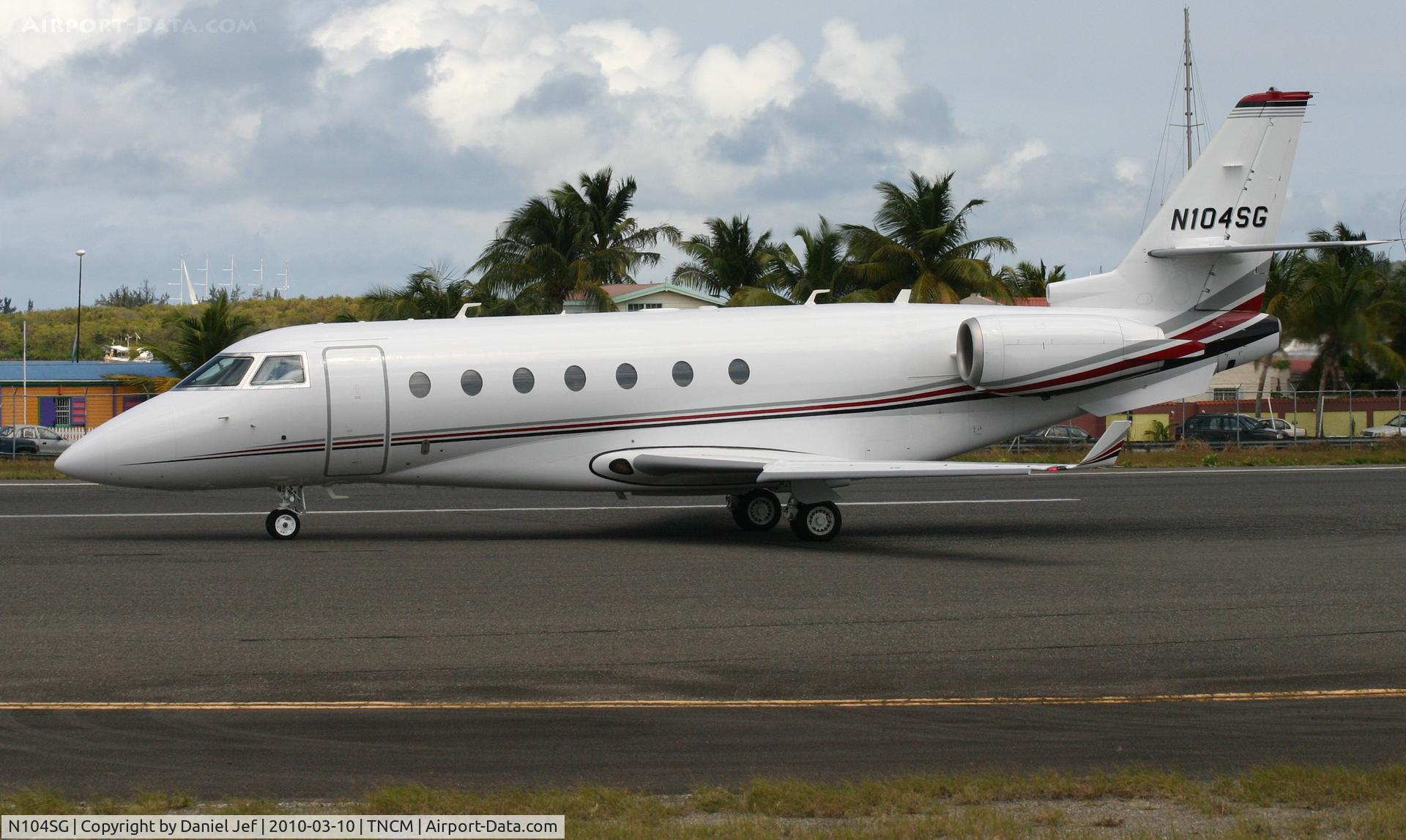 N104SG, Israel Aerospace Industries Gulfstream 200 C/N 212, Back tracking after landing at TNCM