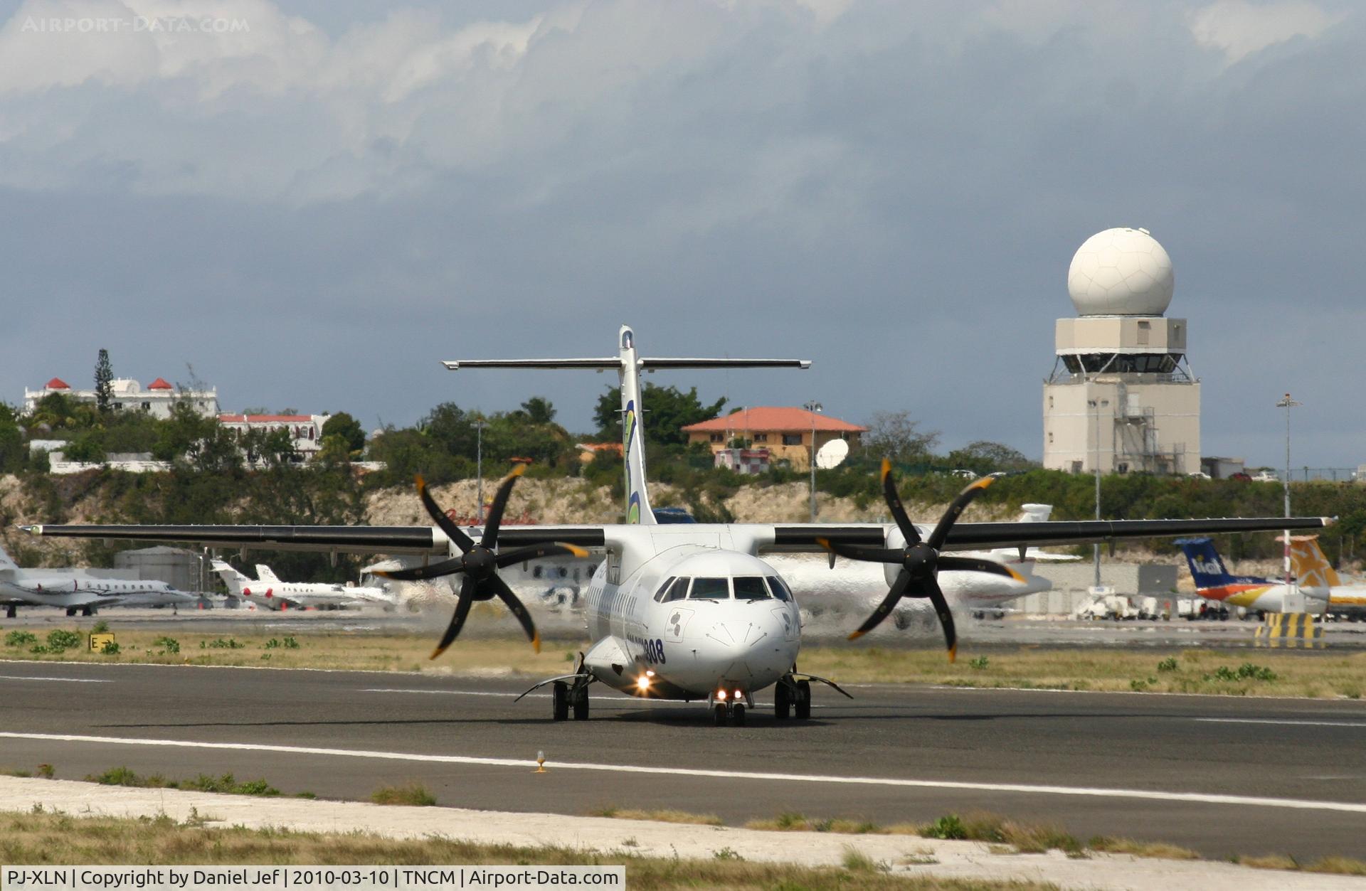PJ-XLN, 1996 ATR 42-500 C/N 513, DAE PJ-XLN just landed at TNCM