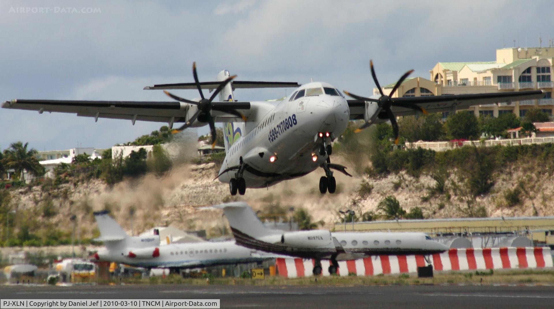 PJ-XLN, 1996 ATR 42-500 C/N 513, DEA PJ-XLN departing TNCM