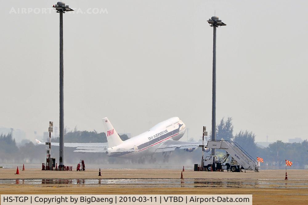 HS-TGP, 1994 Boeing 747-4D7 C/N 26610, Lift-off from 21R for flight testing ...