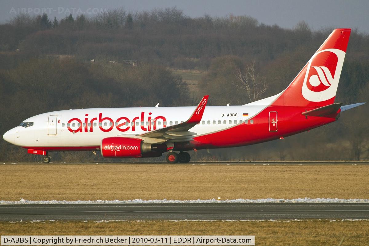 D-ABBS, 2001 Boeing 737-76N C/N 28654, taxying to the gate