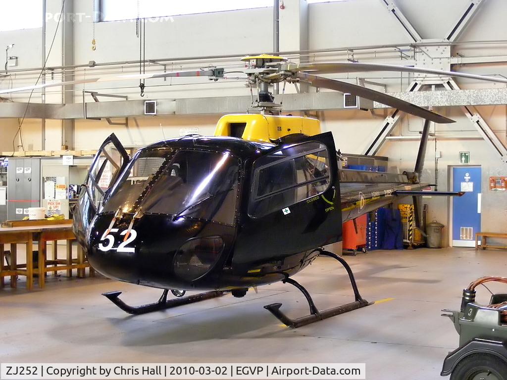 ZJ252, 1997 Eurocopter AS-350BB Squirrel HT2 Ecureuil C/N 3049, Army Air Corps 670 Sqn / 2 Regt - Eurocopter AS-350BB Squirrel HT2