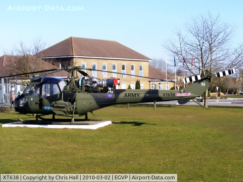 XT638, 1966 Westland Scout AH.1 C/N F9644, Westland Scout AH1 preserved as gate guard at Middle Wallop
