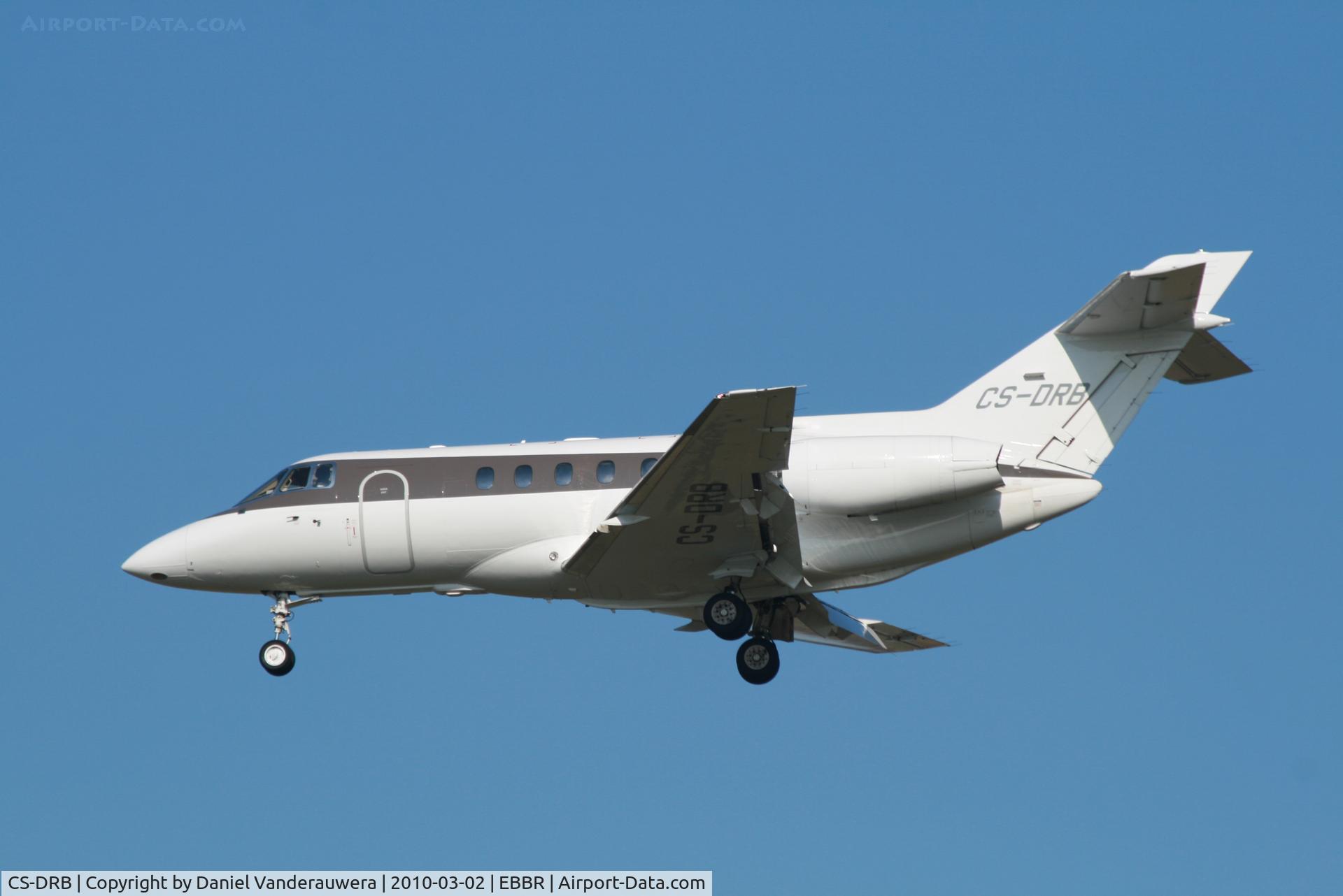 CS-DRB, 2004 Raytheon Hawker 800XP C/N 258690, Descending to RWY 25L