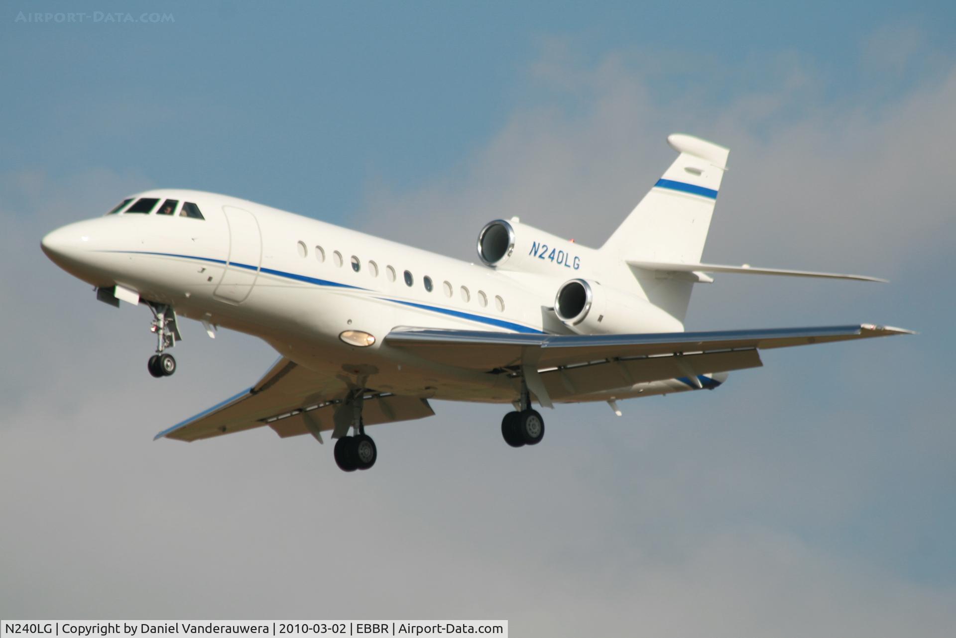 N240LG, 1999 Dassault Falcon 900EX C/N 61, Arrival to RWY 25L