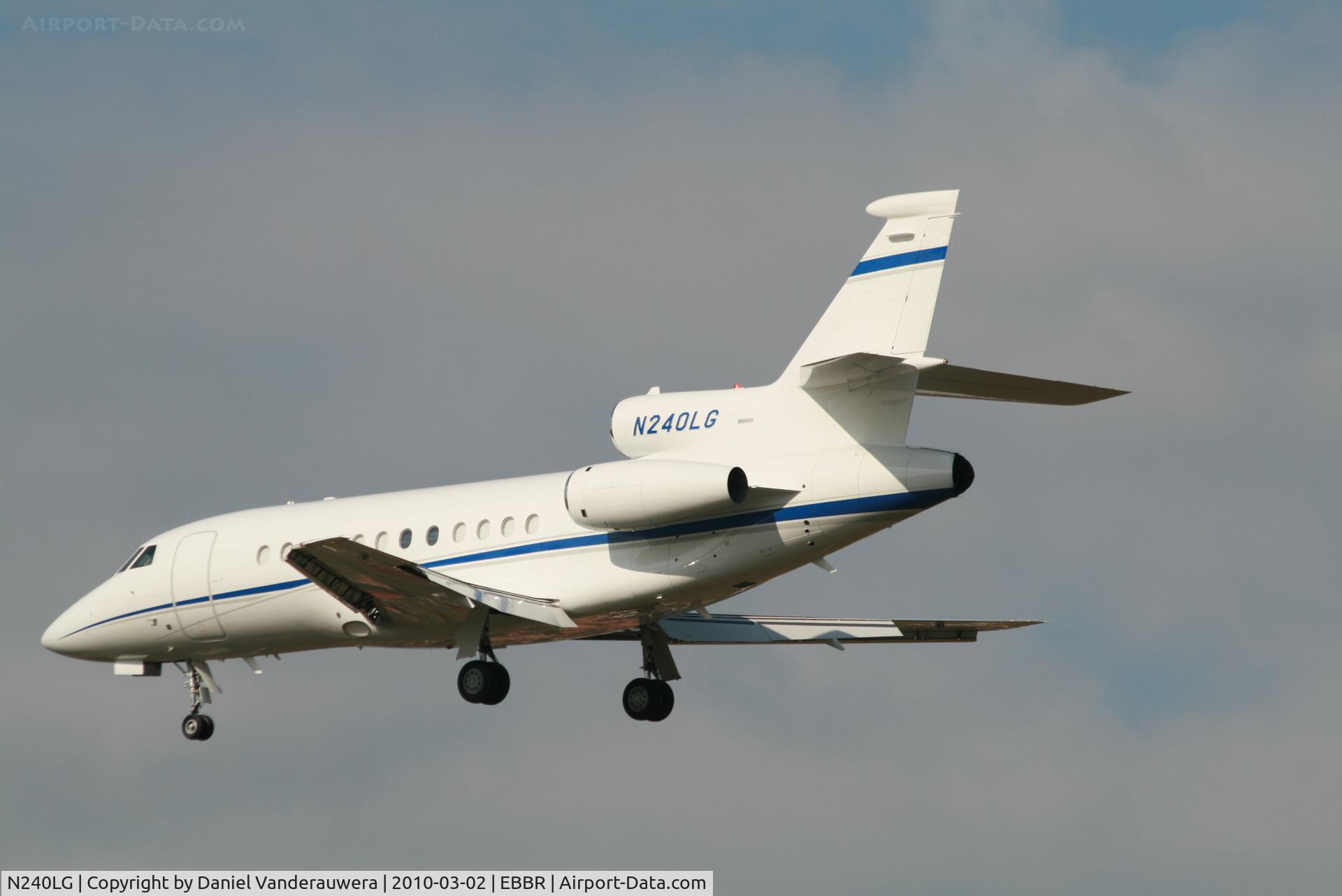 N240LG, 1999 Dassault Falcon 900EX C/N 61, Descending to RWY 25L