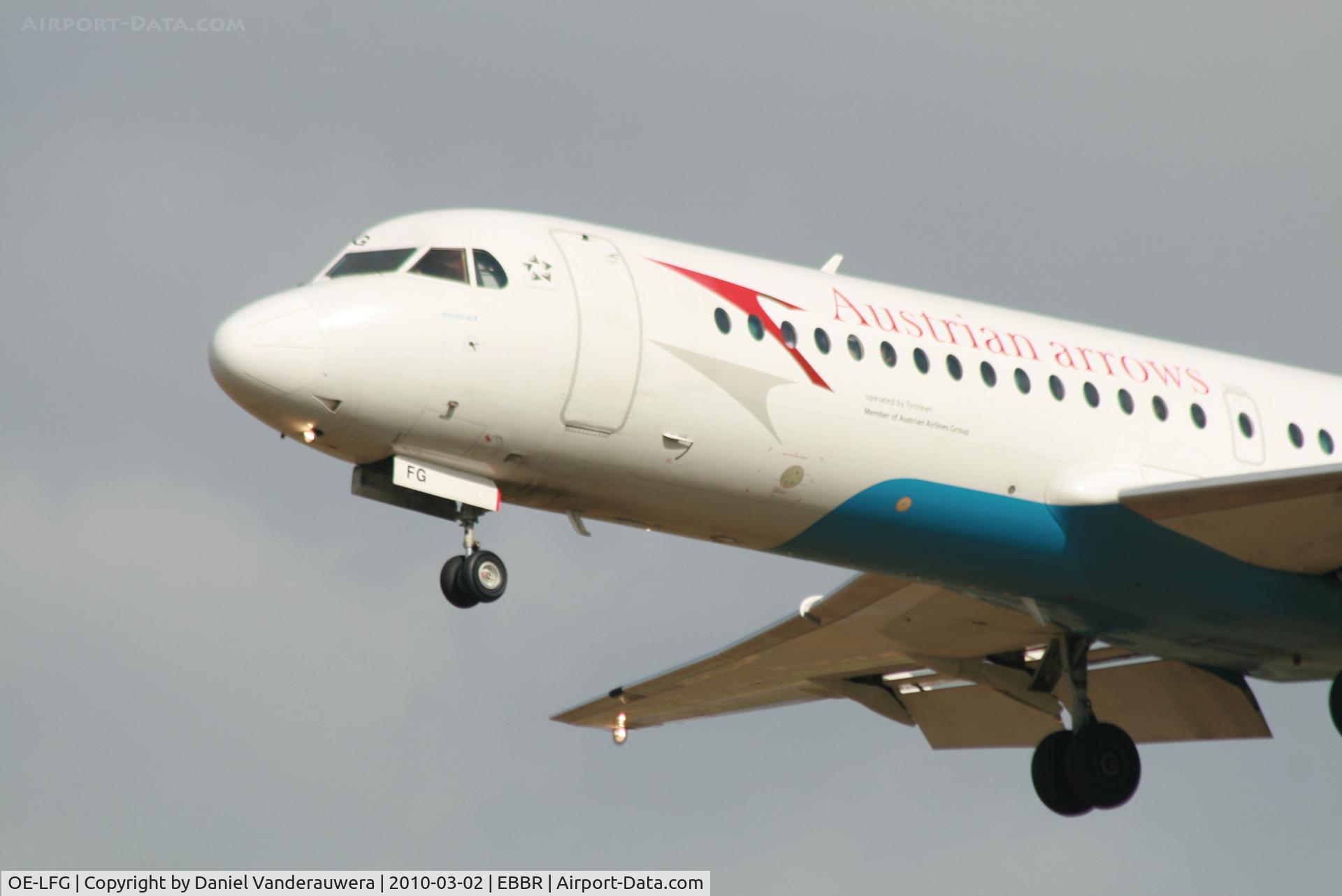 OE-LFG, 1995 Fokker 70 (F-28-0070) C/N 11549, Arrival of flight OS367 to RWY 25L
