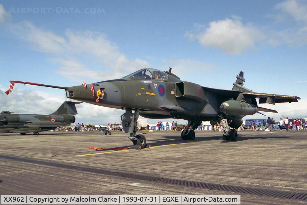 XX962, 1975 Sepecat Jaguar GR.1A C/N S.84, Sepecat Jaguar GR1B. No 6 Sqn aircraft at RAF Leeming Air Fair 1993.