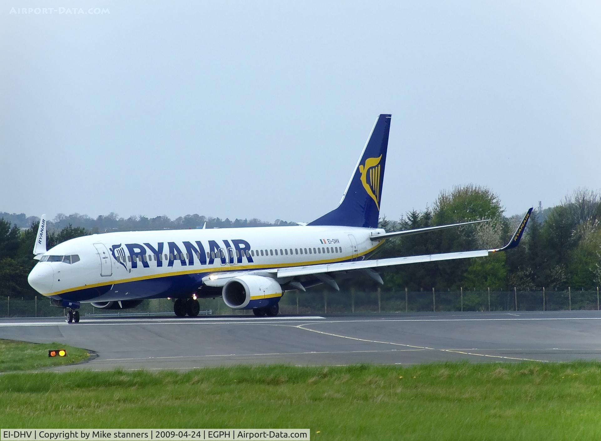 EI-DHV, 2005 Boeing 737-8AS C/N 33582, 