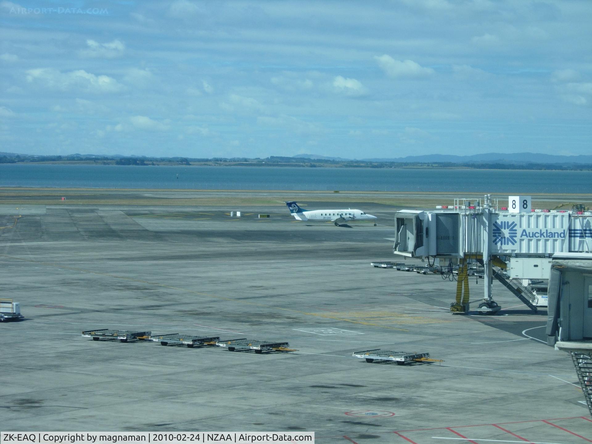 ZK-EAQ, 2007 Raytheon Aircraft Company 1900D C/N UE-363, Taxying out at Auckland