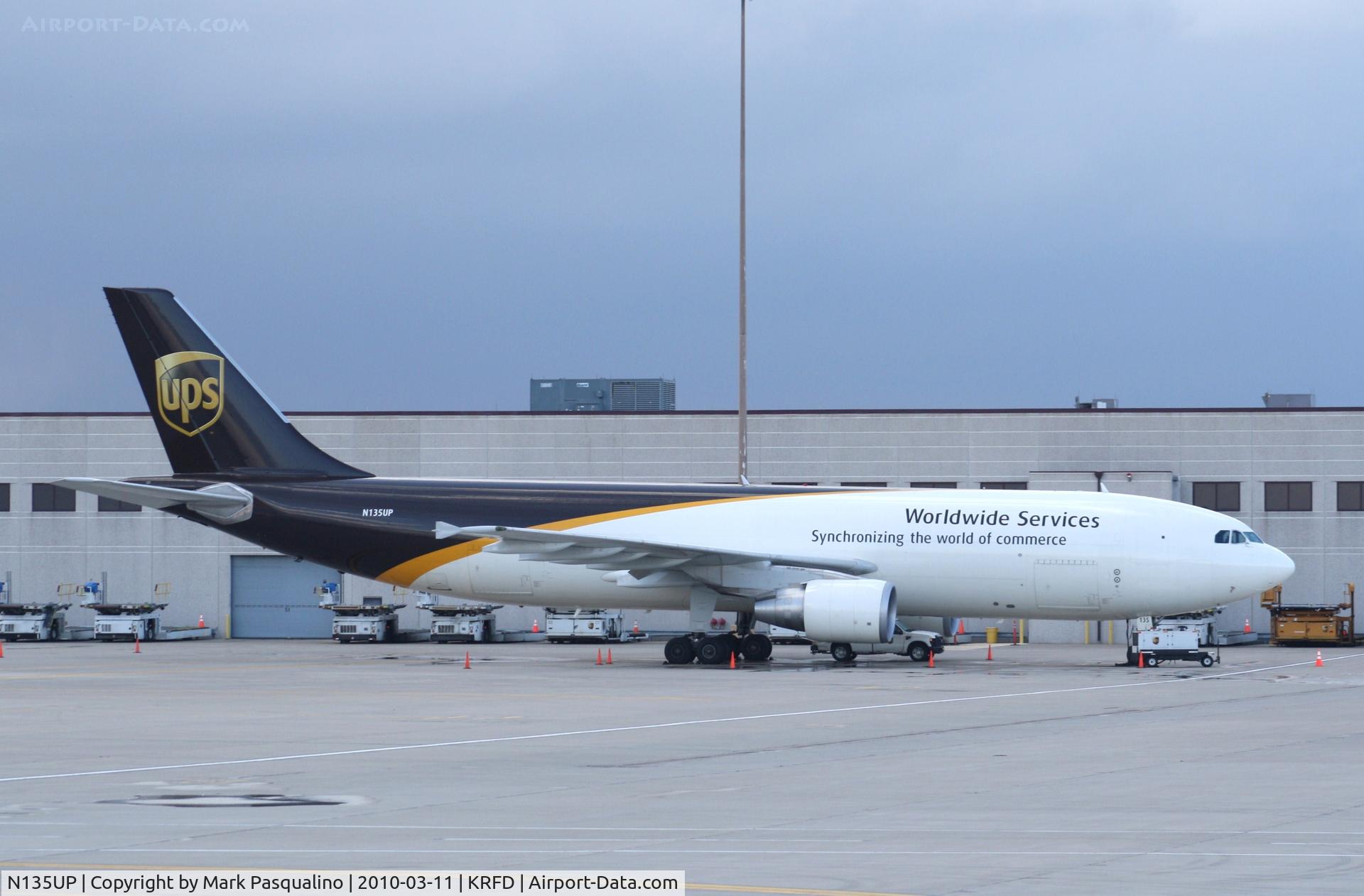 N135UP, 2001 Airbus A300F4-622R C/N 0818, Airbus A300F4-622R