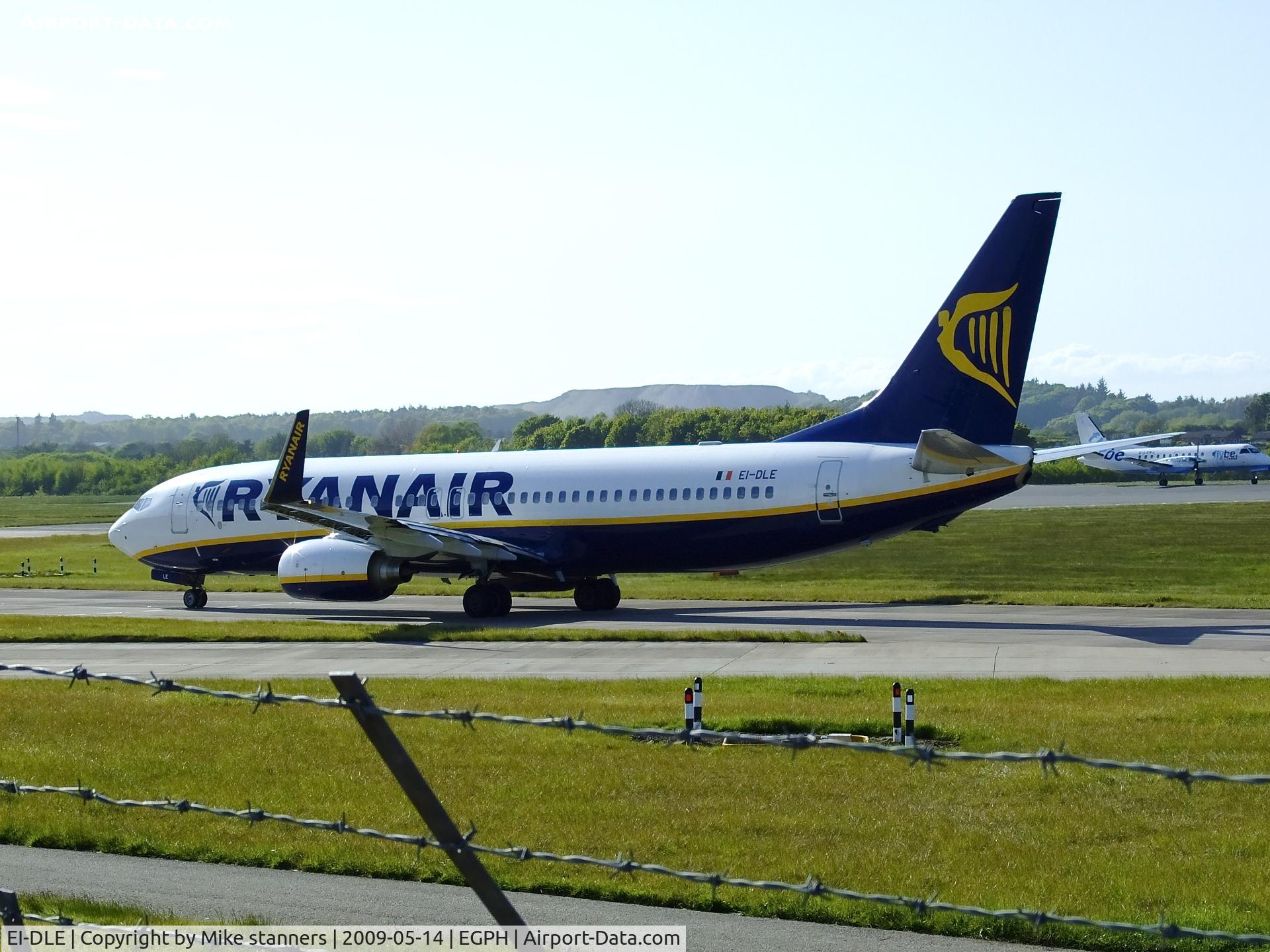 EI-DLE, 2006 Boeing 737-8AS C/N 33587, Ryanair B738 Taxiing to runway 06