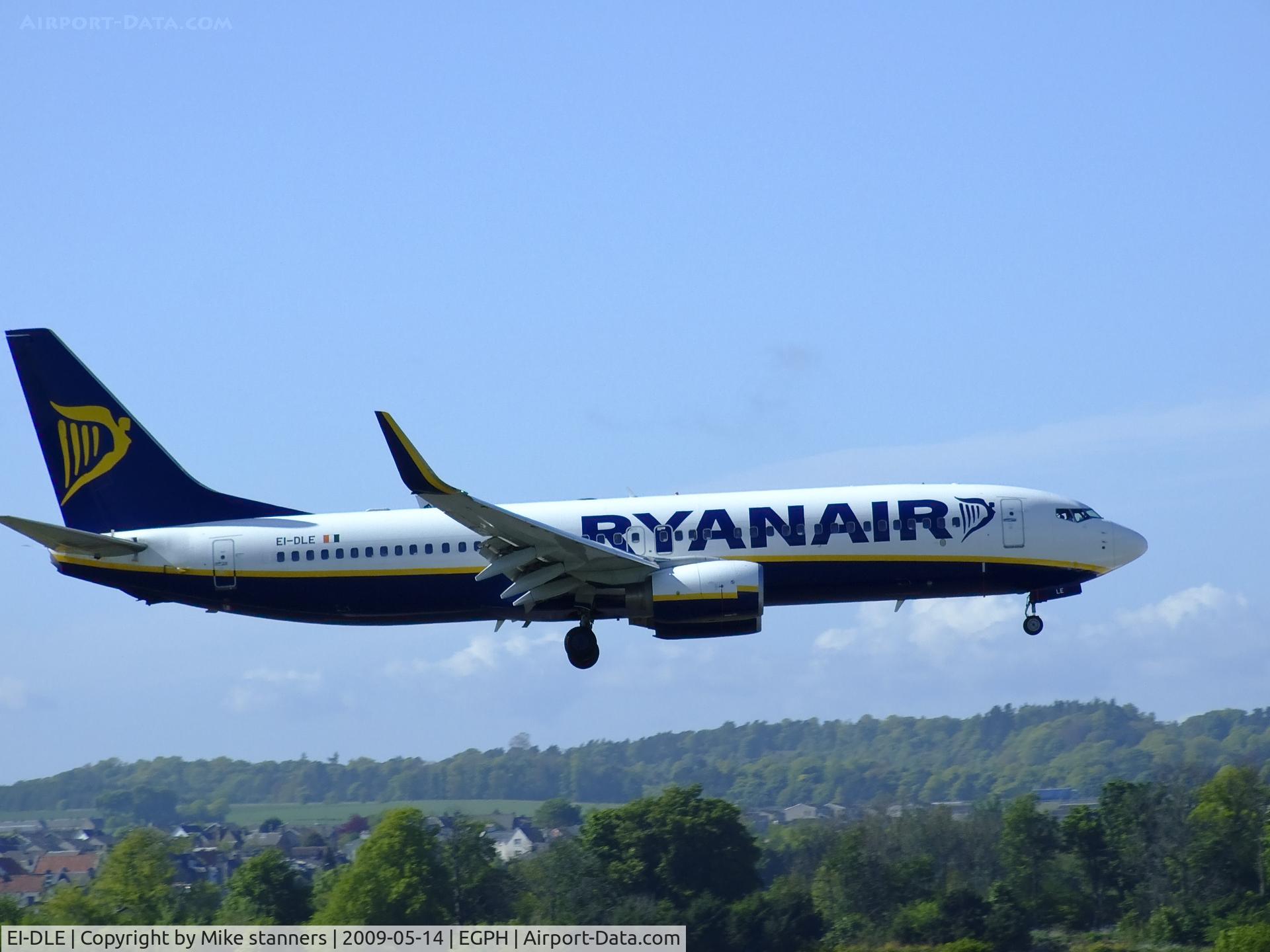 EI-DLE, 2006 Boeing 737-8AS C/N 33587, Ryanair B738 On finals for runway 06