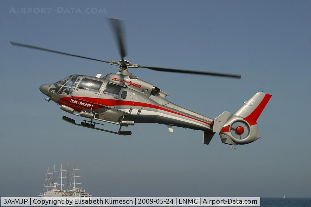 3A-MJP, Aérospatiale SA-365C Dauphin C/N 5015, at Monaco heliport