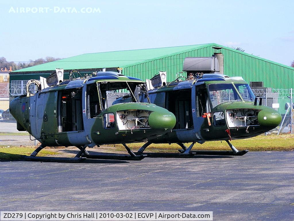 ZD279, 1983 Westland Lynx AH.7 C/N 298, Westland Lynx AH.7 stripped of all useable parts