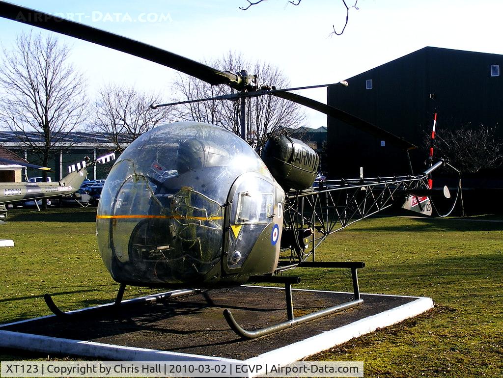 XT123, 1964 Westland Sioux AH.1 C/N 1589, Westland-Bell Sioux AH1 AAC Middle Wallop gate guard