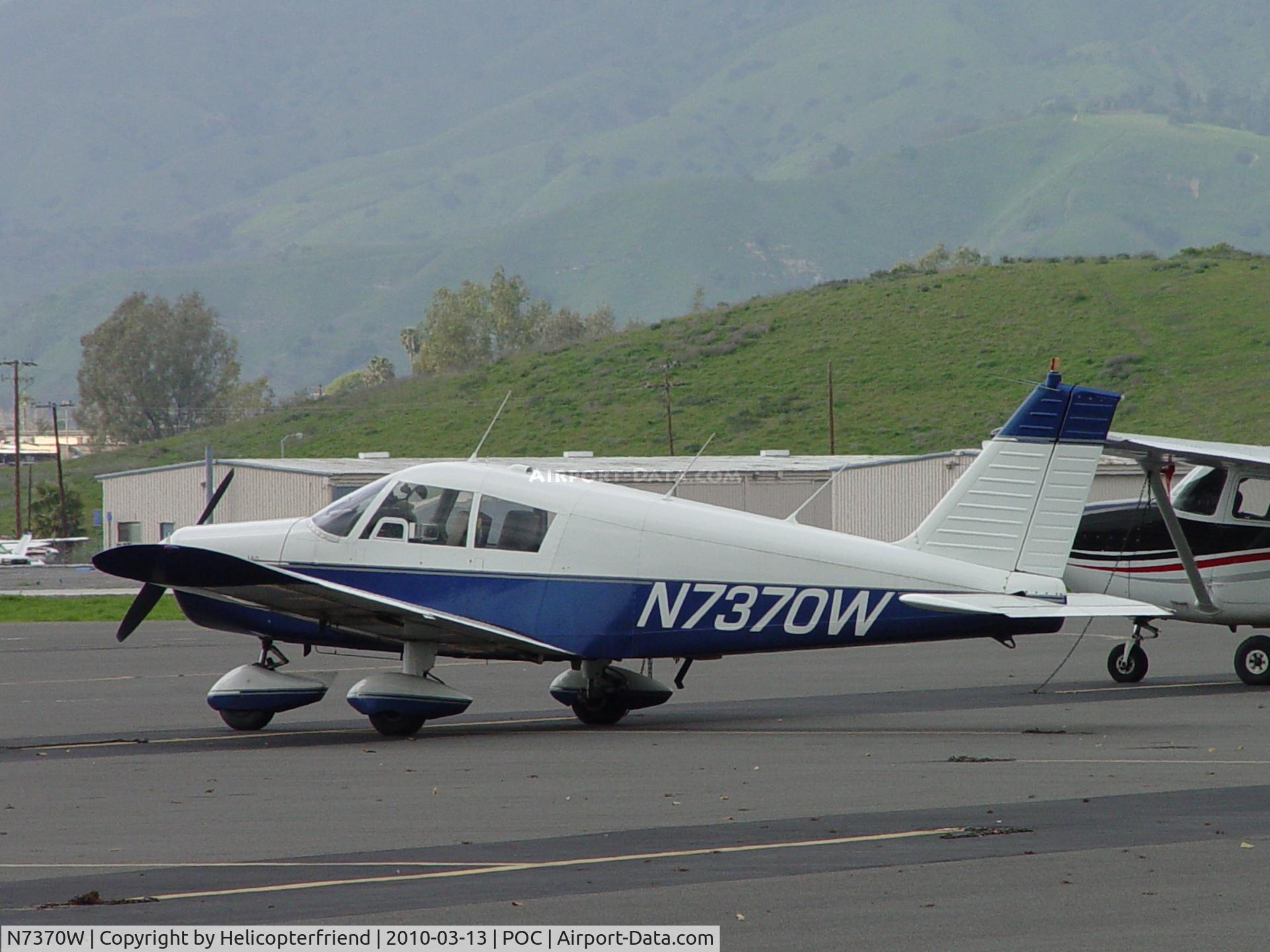 N7370W, 1963 Piper PA-28-180 C/N 28-1252, Parked at Brackett