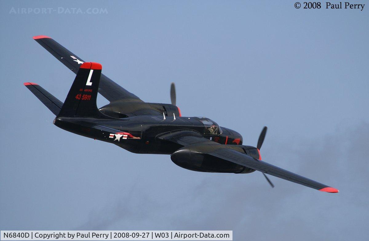 N6840D, 1945 Douglas A-26C Invader C/N 29190, Banking around before landing