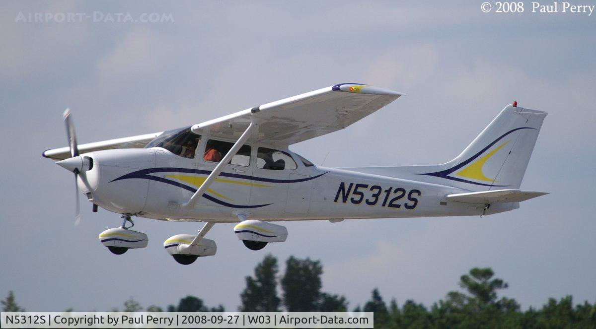N5312S, Cessna 172S C/N 172S9285, Getting airborne from the fly-in