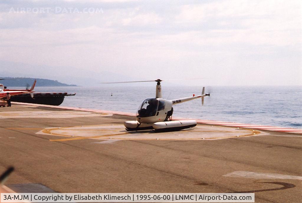 3A-MJM, 1992 Robinson R22 Mariner C/N 2101M, at Monaco Heliport
