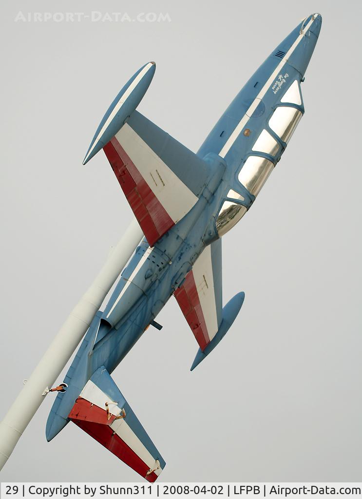 29, Fouga CM-170 Magister C/N 29, Fouga Magister preserved @ Le Bourget Museum on pole