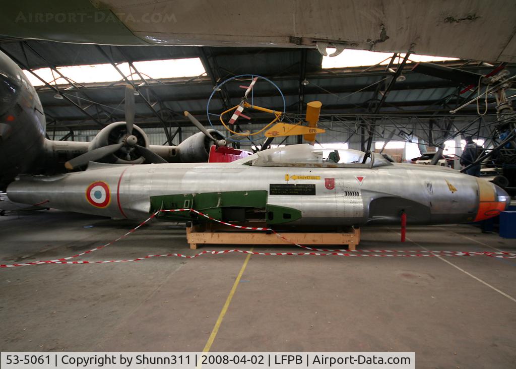 53-5061, 1953 Lockheed T-33A Shooting Star C/N 580-8400, Stored at Dugny