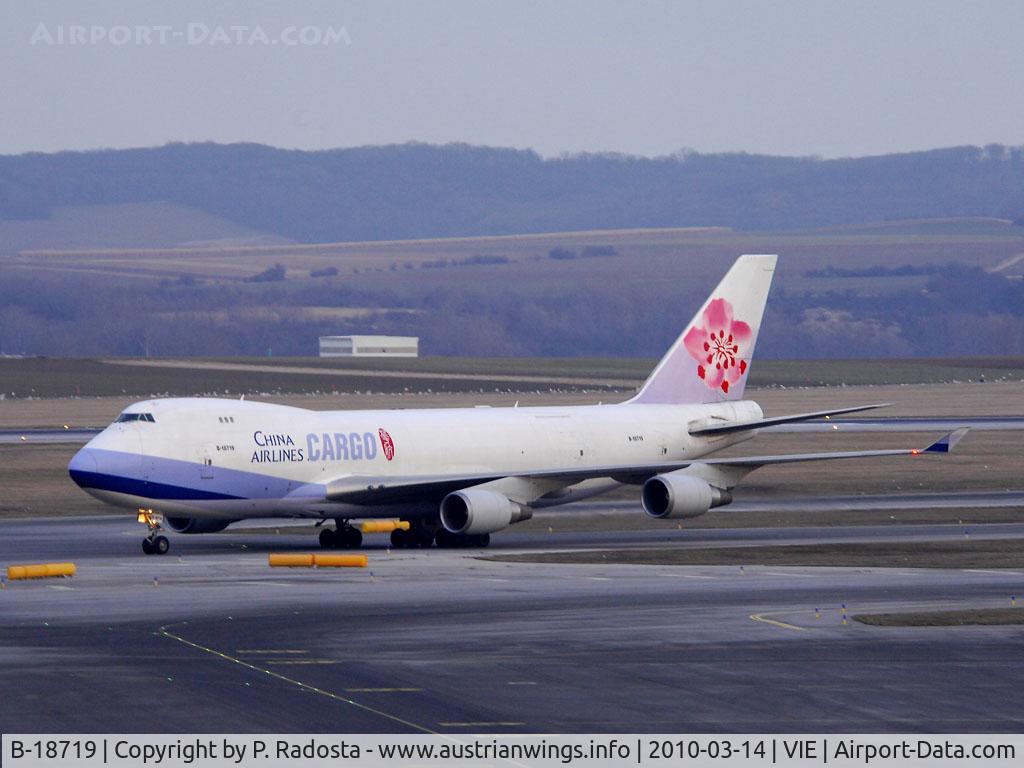 B-18719, 2005 Boeing 747-409F/SCD C/N 33739, New air cargo connection after 5 years