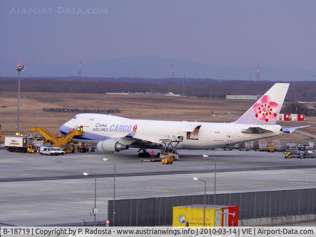 B-18719, 2005 Boeing 747-409F/SCD C/N 33739, New air cargo connection after 5 years