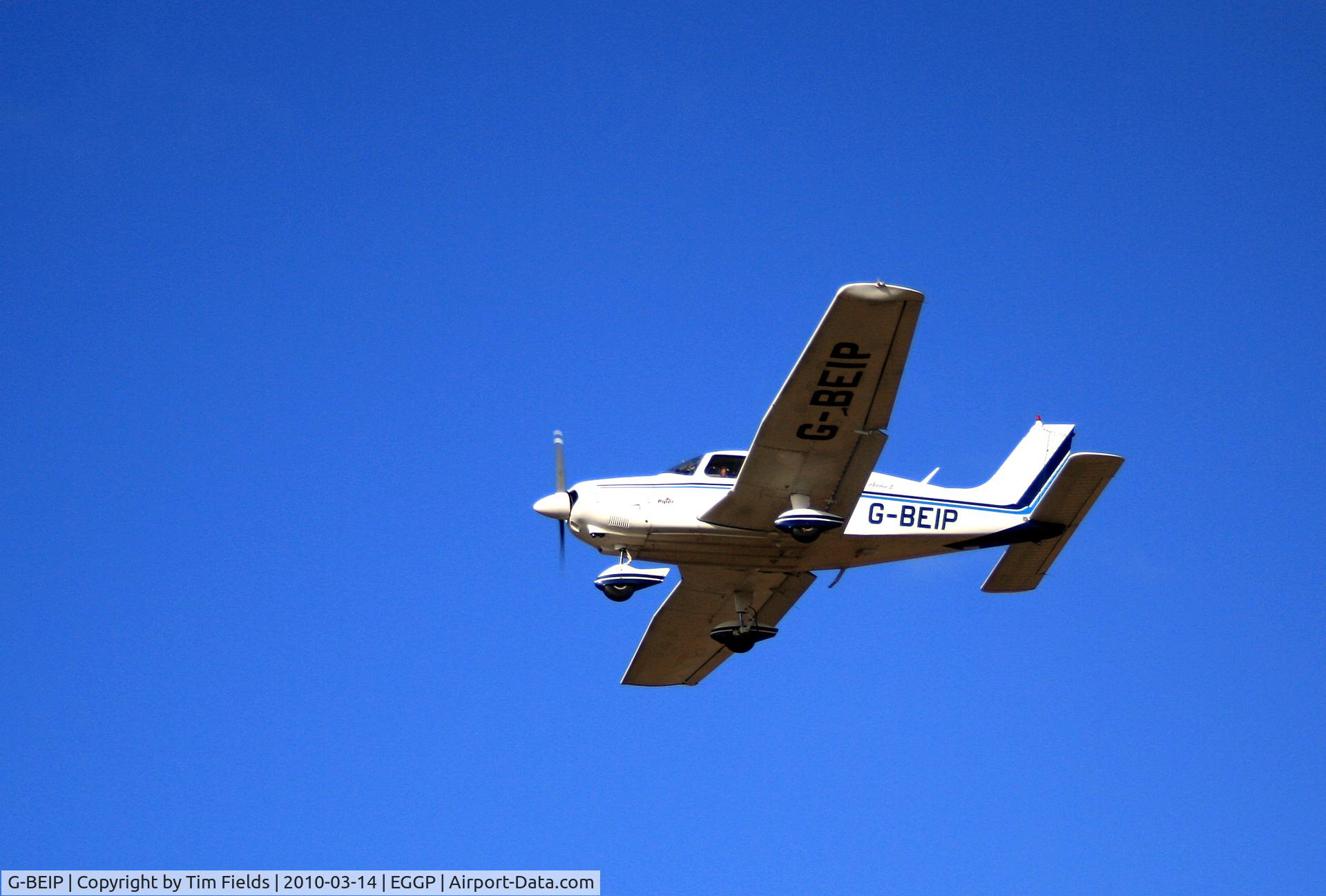 G-BEIP, 1976 Piper PA-28-181 Cherokee Archer II C/N 28-7790158, On Approach