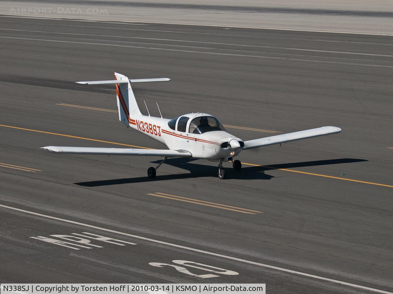 N338SJ, 1979 Piper PA-38-112 Tomahawk C/N 38-79A0500, N338SJ taxiing