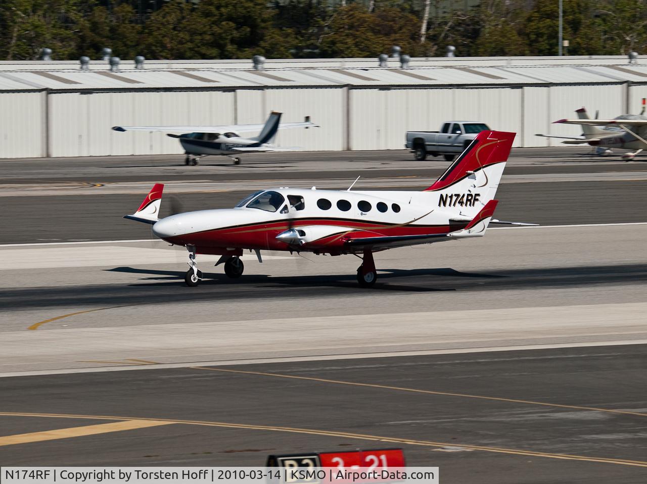 N174RF, 1978 Cessna 414A Chancellor C/N 414A0217, N174RF departing from RWY 21