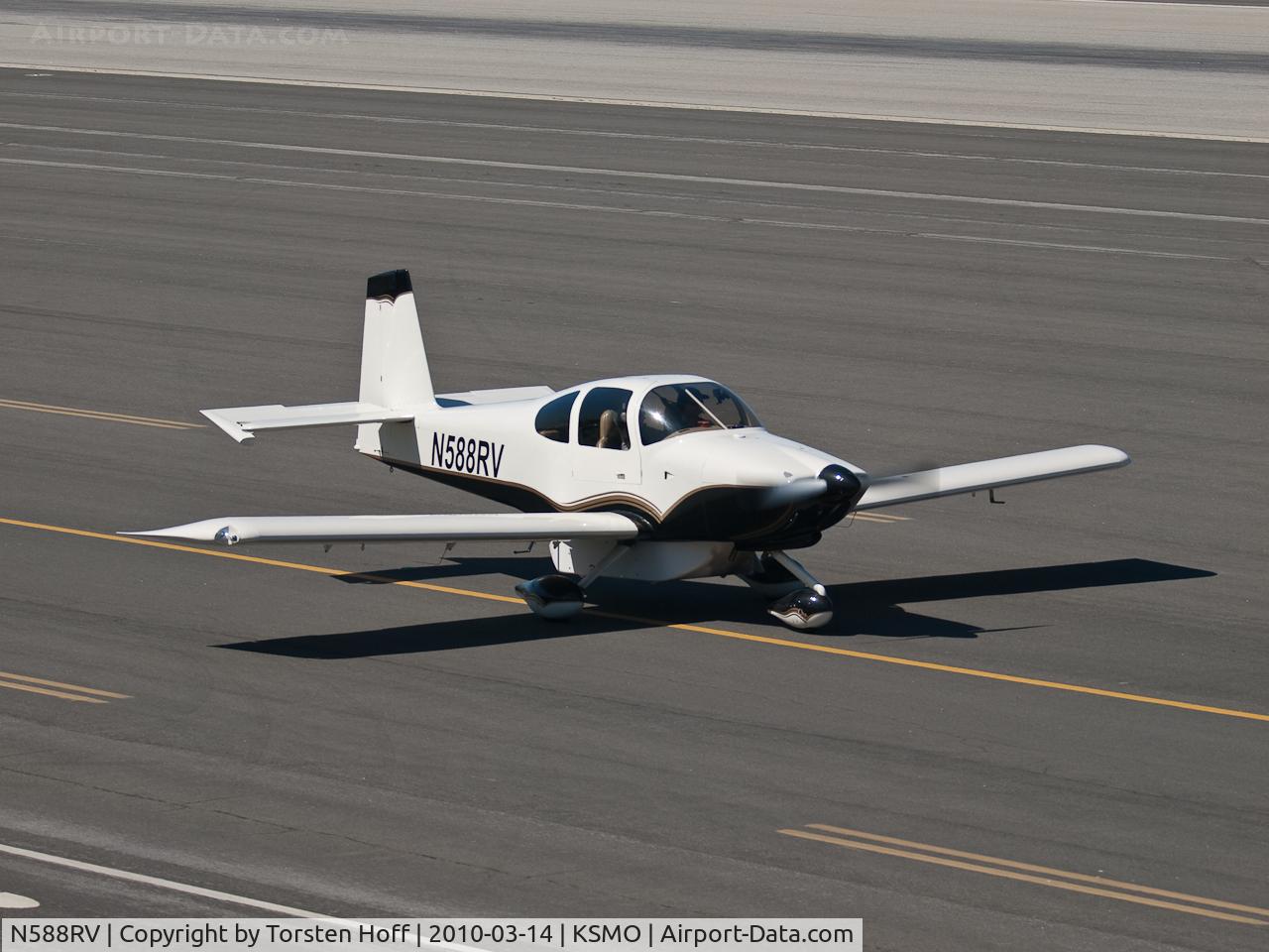 N588RV, 2007 Vans RV-10 C/N 40545, N588RV taxiing