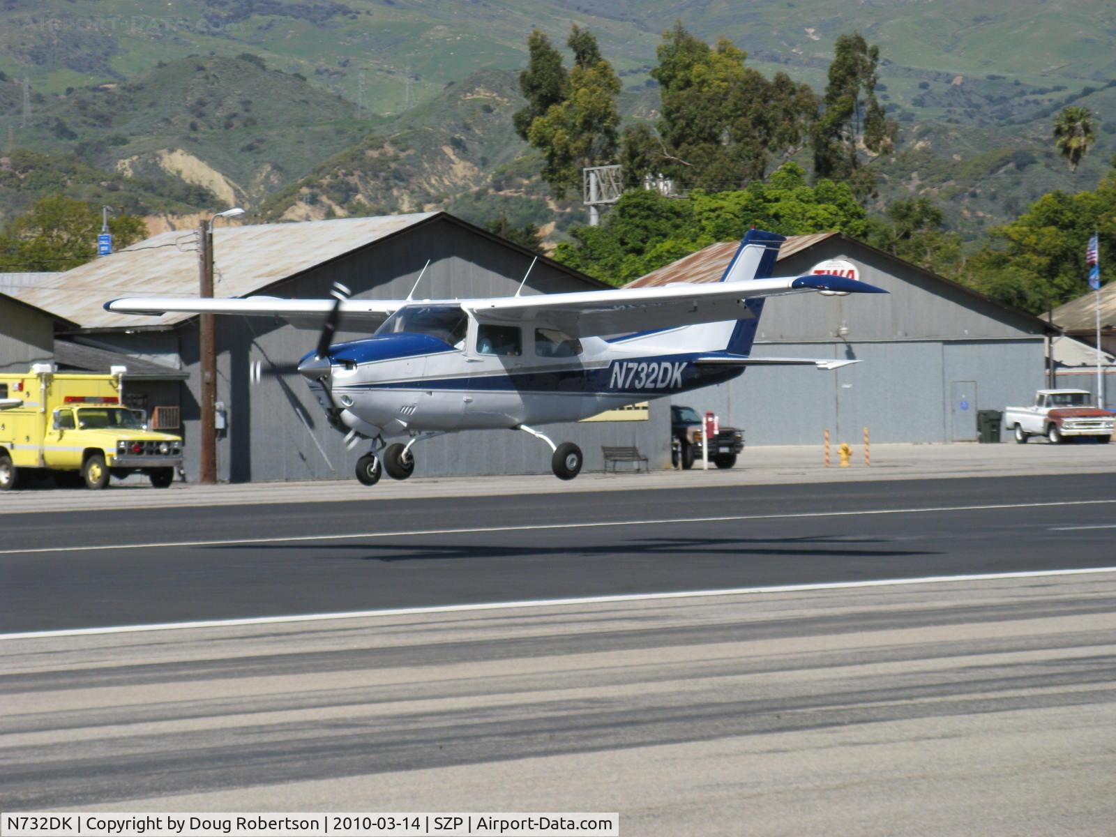 N732DK, 1976 Cessna T210L Turbo Centurion C/N 21061432, 1976 Cessna t210L TURBO CENTURION, Continental TSIO-520-L 300 Hp, landing Rwy 22
