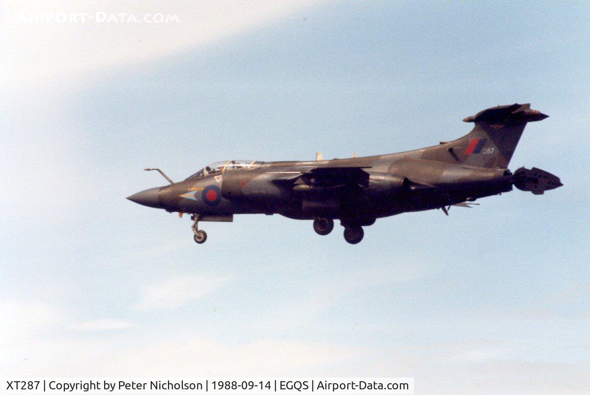 XT287, 1966 Hawker Siddeley Buccaneer S.2B C/N B3-09-65, Buccaneer S.2B of 208 Squadron on finals to Runway 23 at RAF Lossiemouth in September 1988.