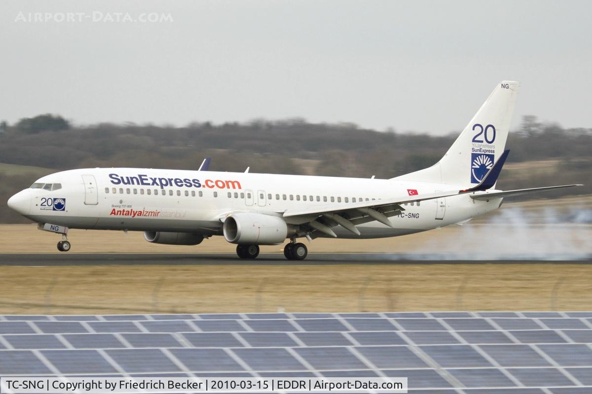 TC-SNG, 2008 Boeing 737-8HC C/N 36530, touchdown