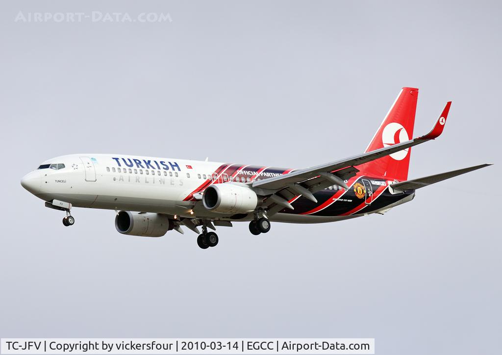 TC-JFV, 2000 Boeing 737-8F2 C/N 29782, Turkish Airlines. Special scheme connected with sponsorship of Manchester United FC.