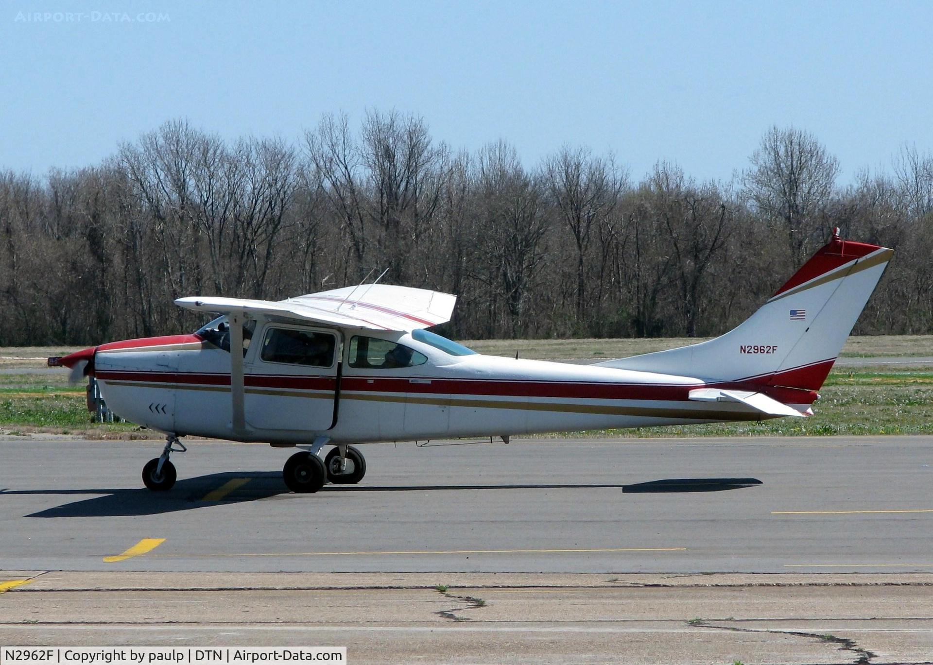 N2962F, 1966 Cessna 182J Skylane C/N 18257062, Parked at Downtown Shreveport.