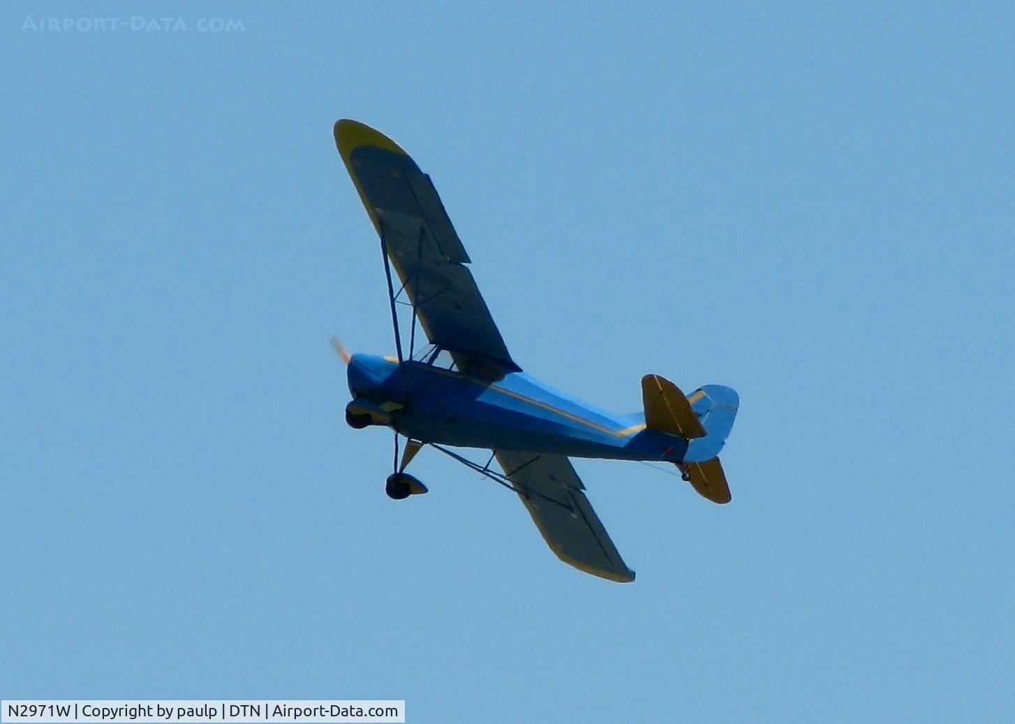 N2971W, Aeronca 11BC Chief C/N 11BC-129, Touch and go at Downtown Shreveport.