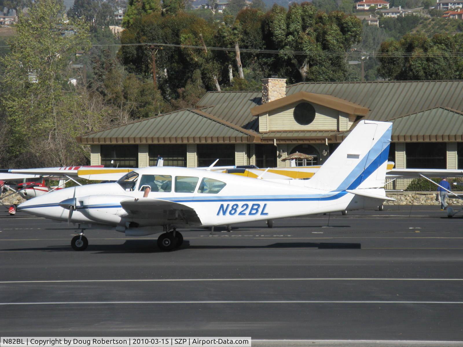 N82BL, Piper PA-23-250 C/N 27-7754049, 1976 Piper PA-23-250 AZTEC, two Lycoming IO-540-C4B5 250 Hp each, taxi back